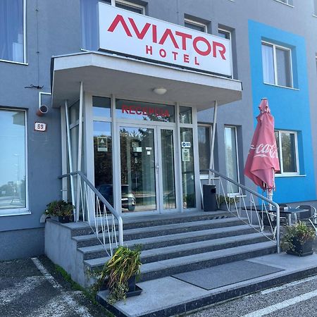 Aviator Garni Hotel Pressburg Exterior foto